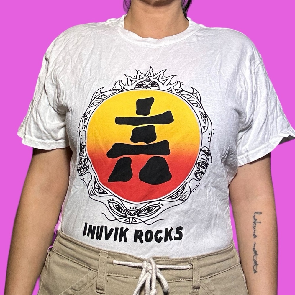 Vintage 90s Inuvik Rocks tee
